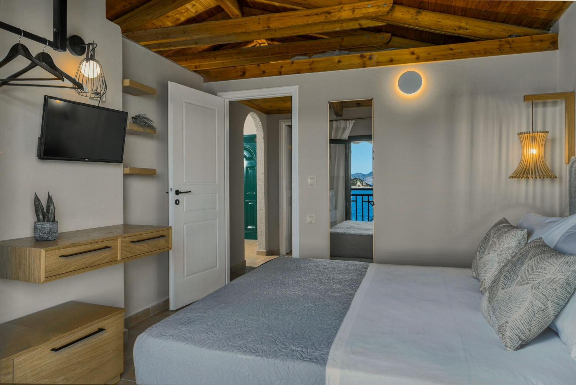 Anatoli Apartments - Tranquil Location & Stunning Views, By Zantewize Marathias  Ruang foto
