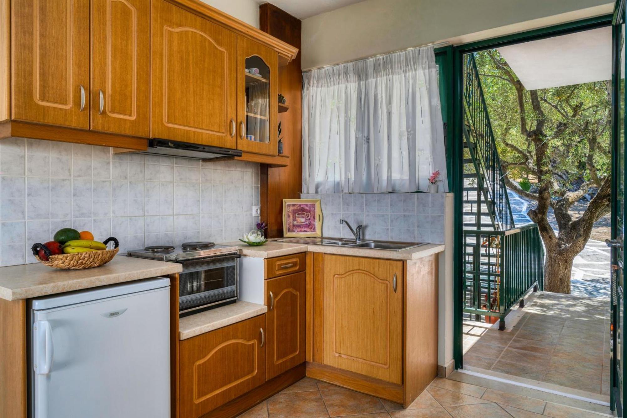 Anatoli Apartments - Tranquil Location & Stunning Views, By Zantewize Marathias  Ruang foto